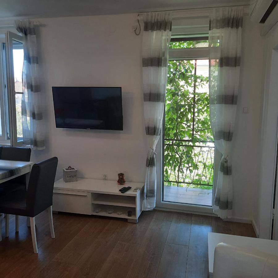 Beach Apartment Kate With Sea View, Balcony And Parking, Murter, Dalmatia Exterior photo